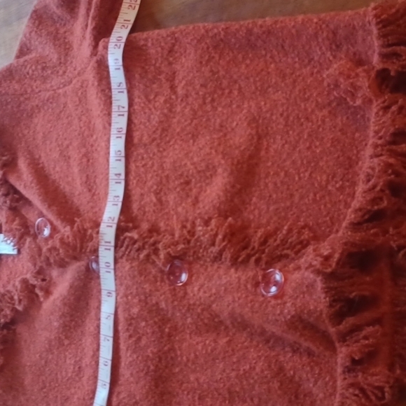 Dress Barn 23% wool burnt orange sweater. Fringe yarn style. Size large. - Picture 7 of 8